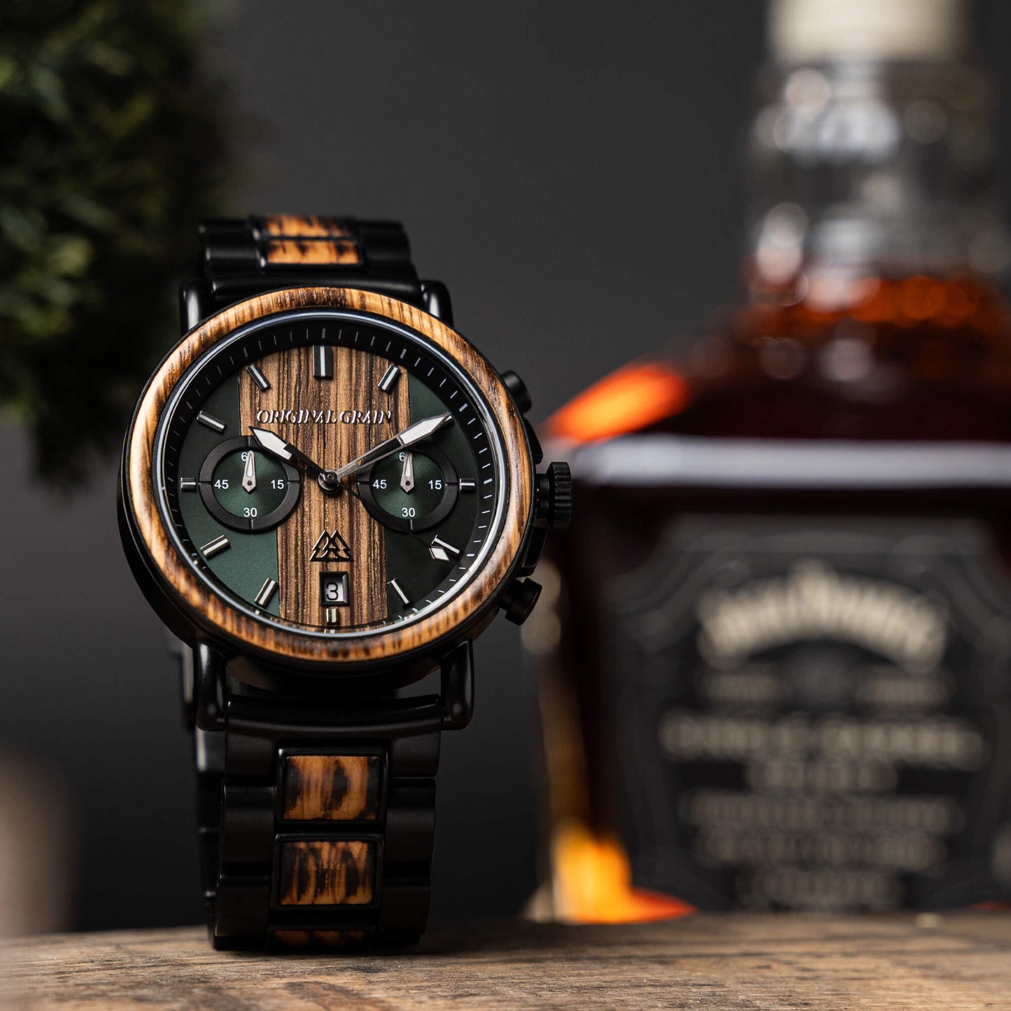 Charred Whiskey Green Chrono 44mm