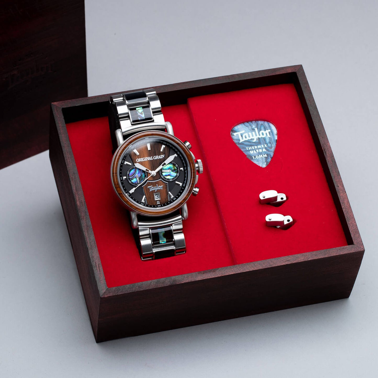 Limited Edition Cameroon Ebony Taylor Guitar Stainless Steel Chrono 44mm