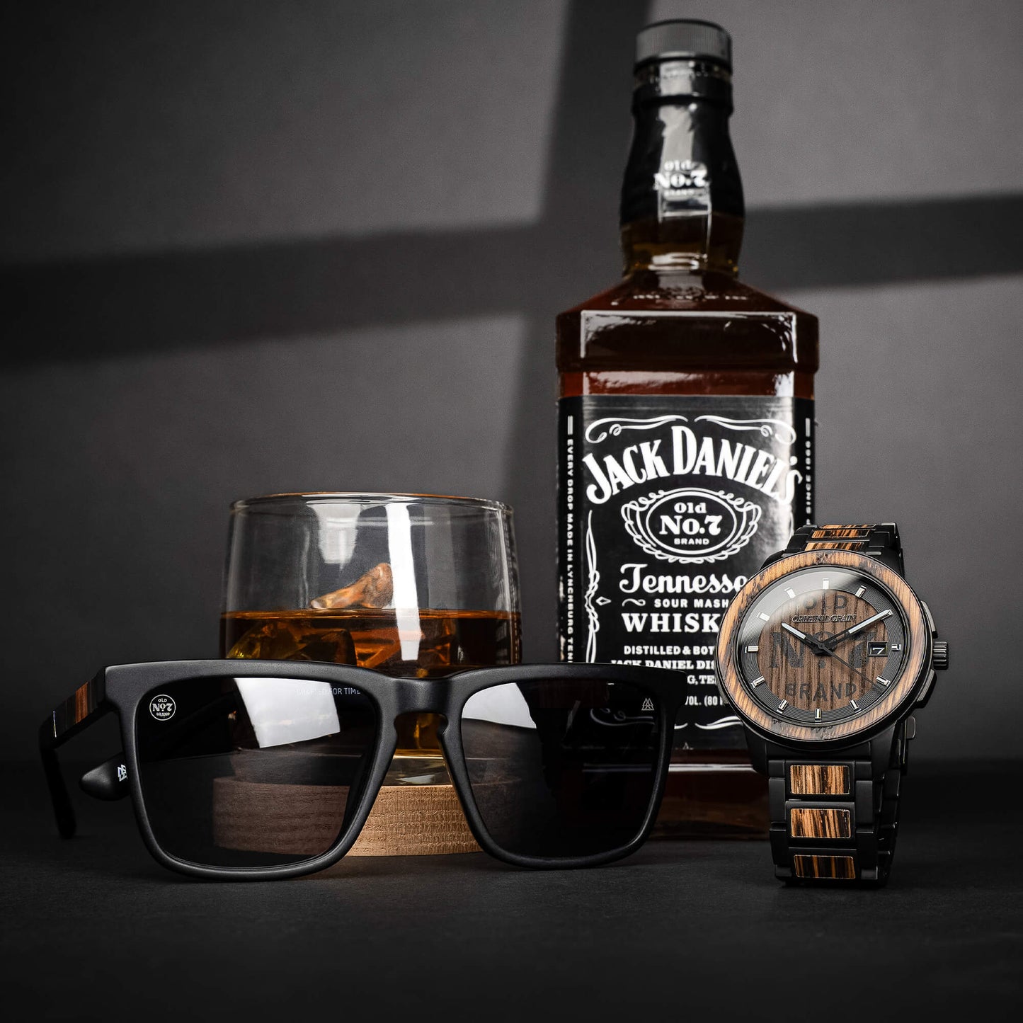 Jack Daniel's Charred Oak Barrel 46mm